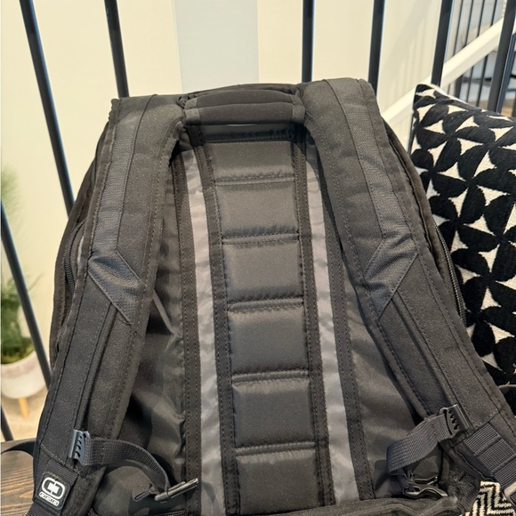 Ogio Backpack - Picture 2 of 6